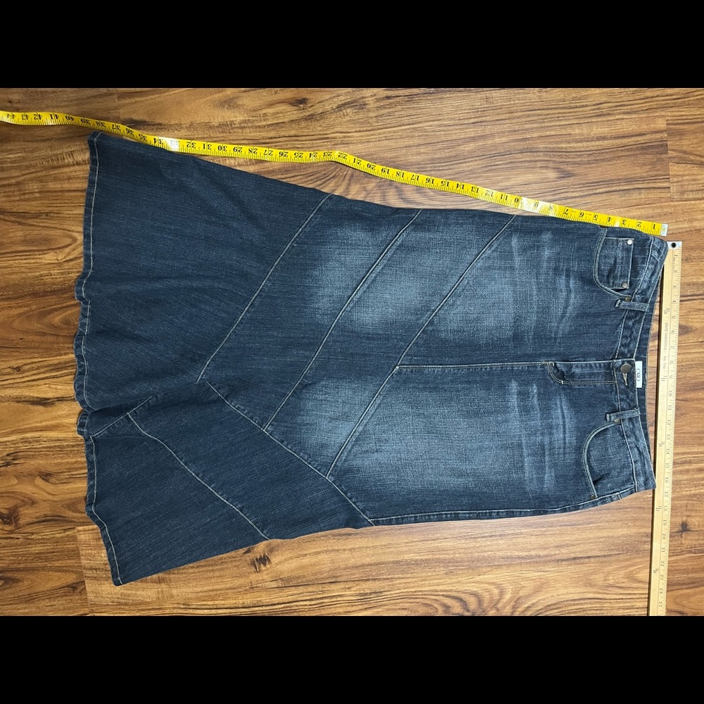 Brand: Cato’s. Size: 10. Length: 38 in.